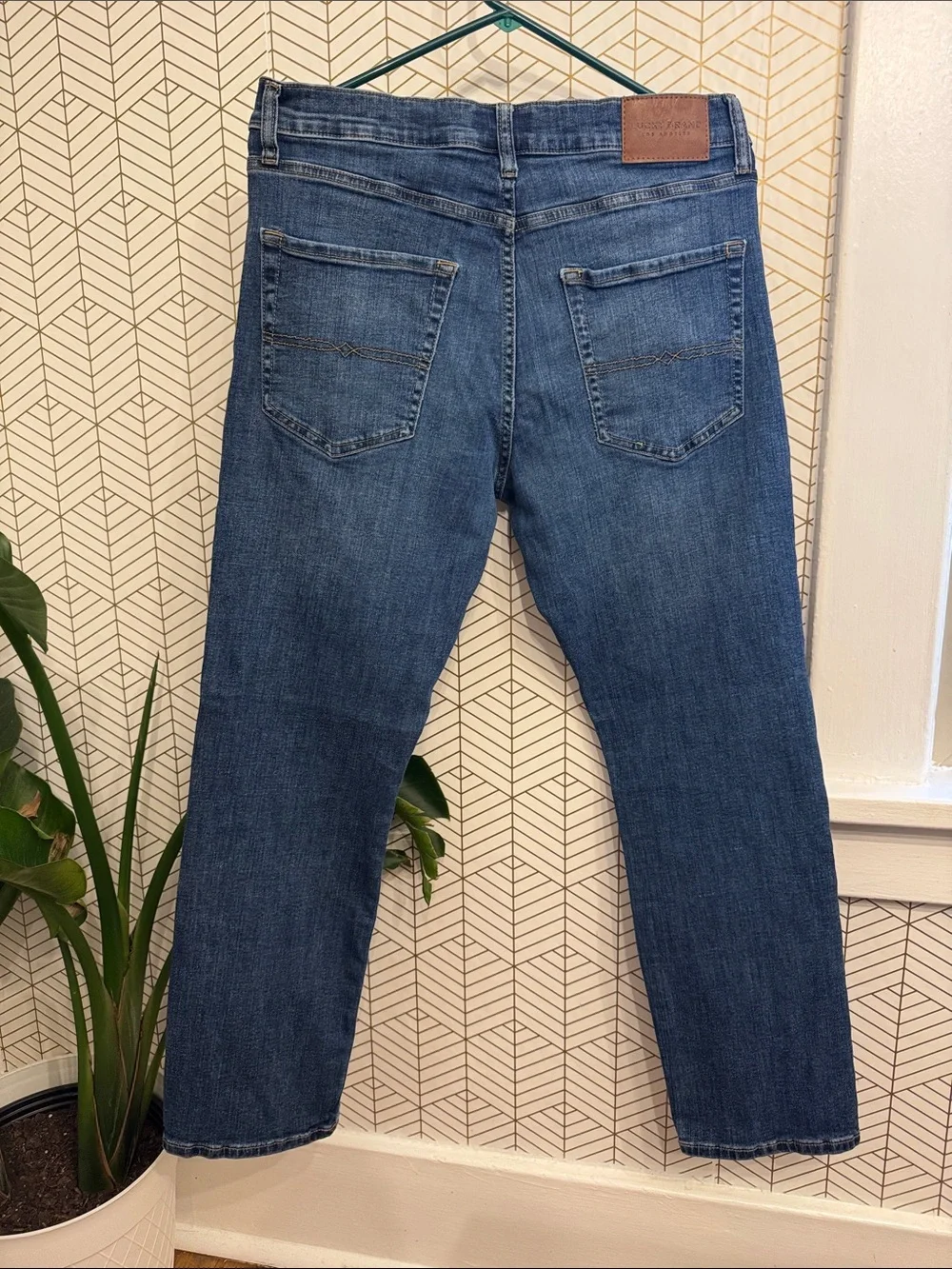 Lucky Brand Men's Medium Blue Athletic Slim Straight Jeans